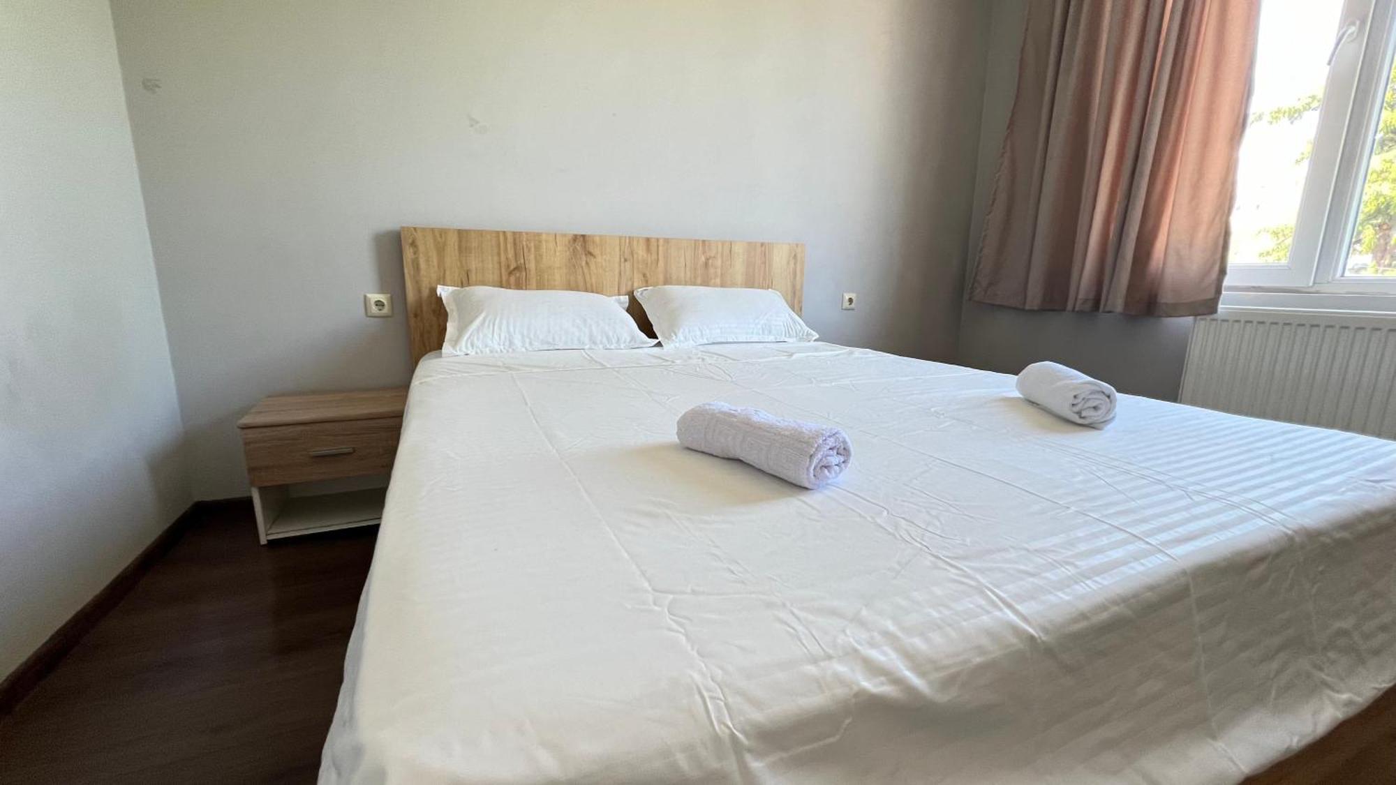 Garden House Tbilisi Hotel ภายนอก รูปภาพ