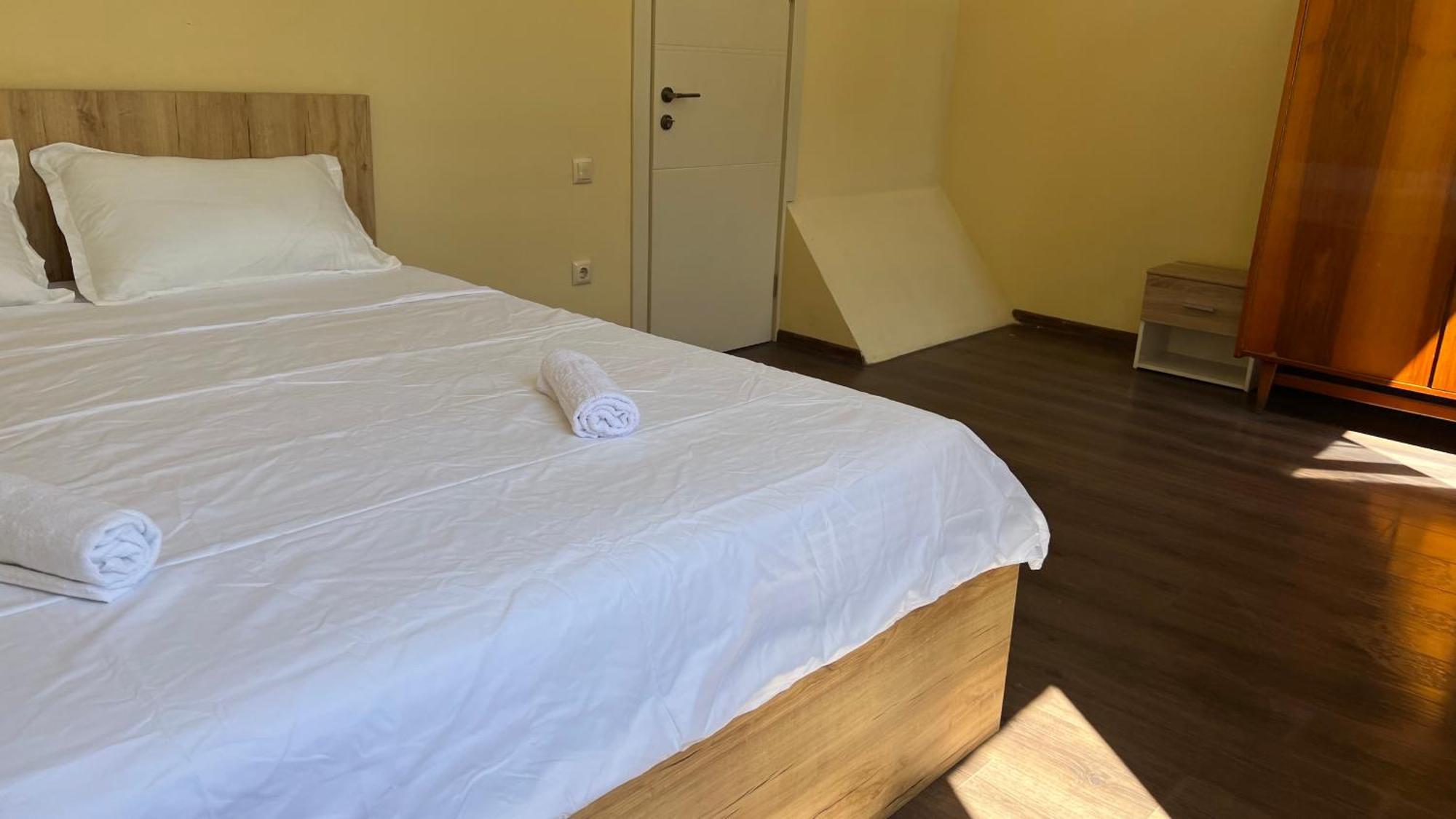 Garden House Tbilisi Hotel ภายนอก รูปภาพ
