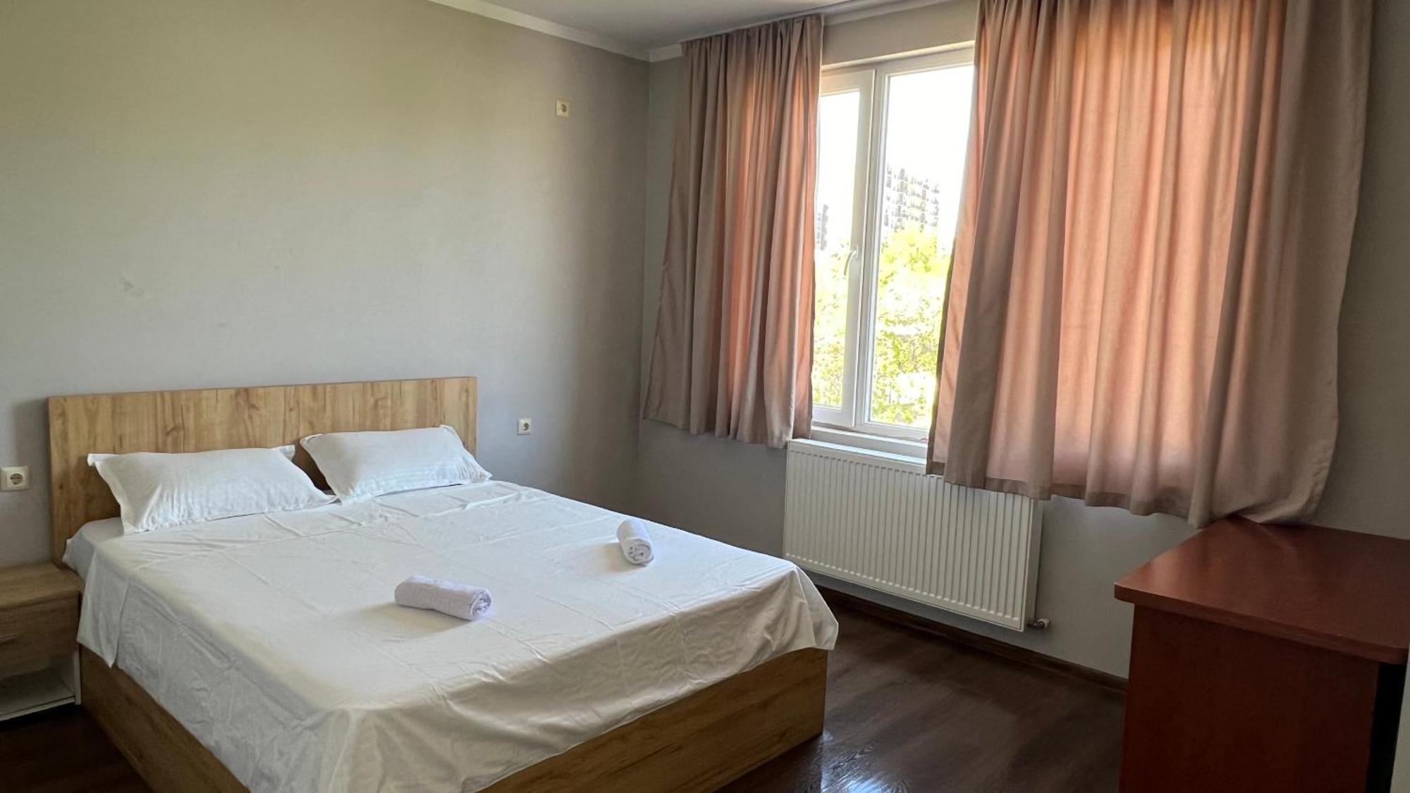Garden House Tbilisi Hotel ภายนอก รูปภาพ