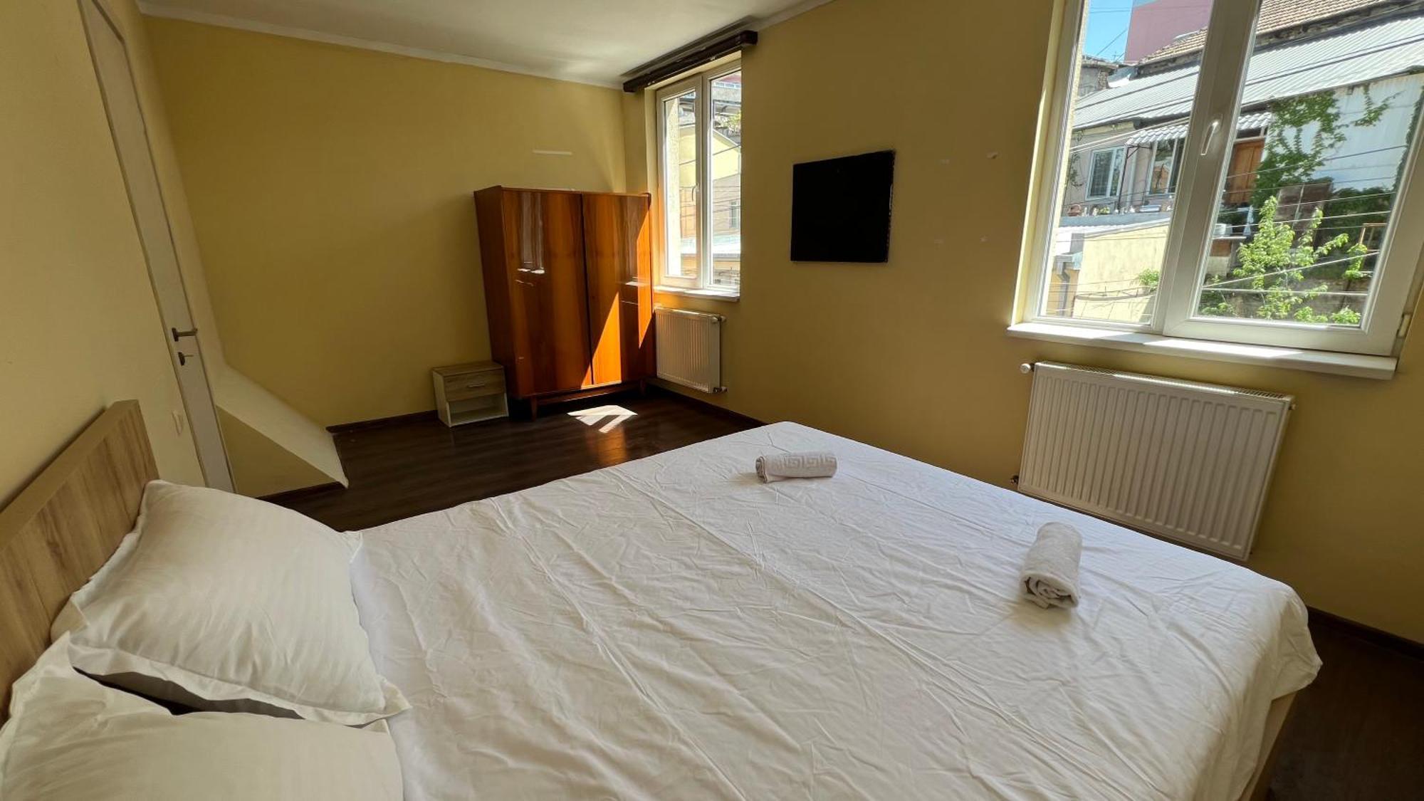 Garden House Tbilisi Hotel ภายนอก รูปภาพ