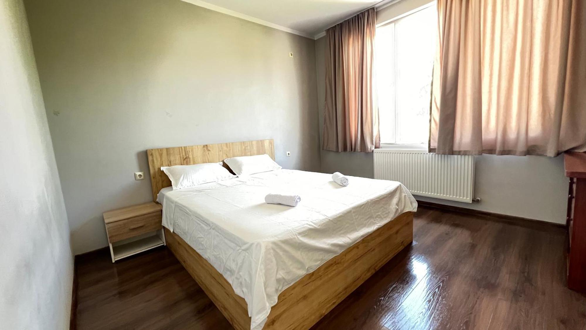 Garden House Tbilisi Hotel ภายนอก รูปภาพ